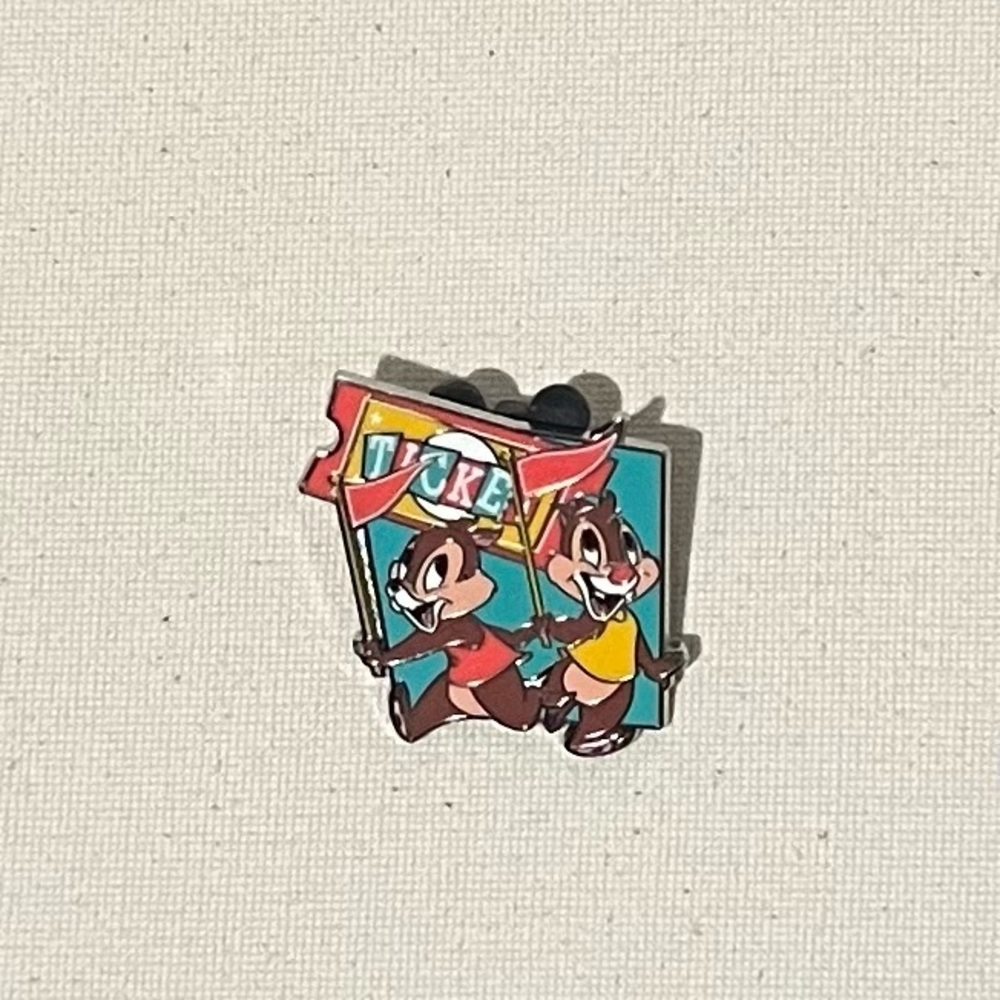 Chip & Dale Disney Pin